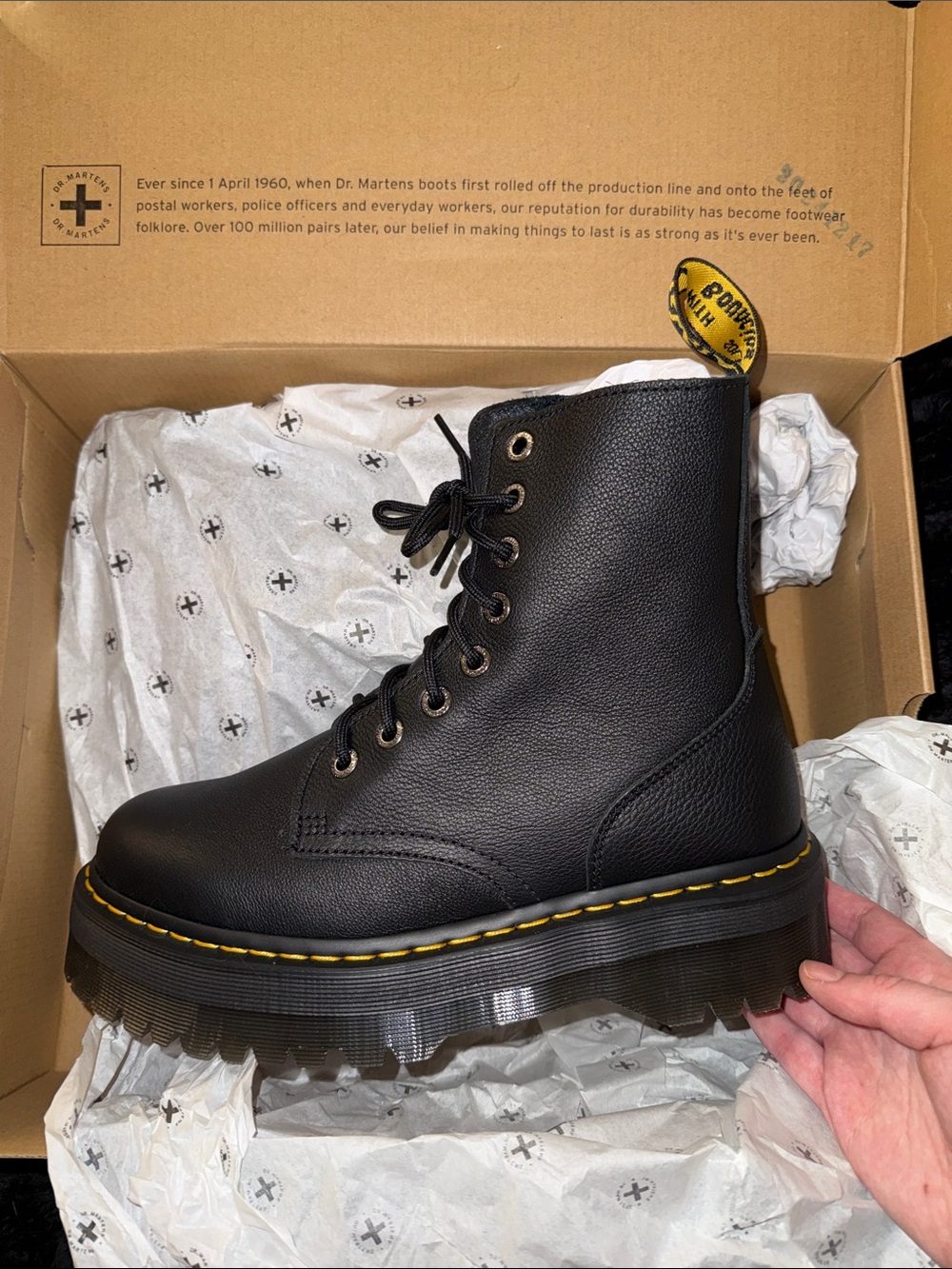Dr. Martens Jadon III Pisa Boots NWT - Picture 2 of 5